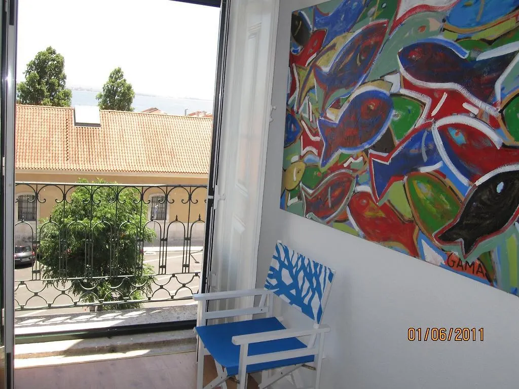 B.Mar Hostel & Suites Lisbon Bed & Breakfast
