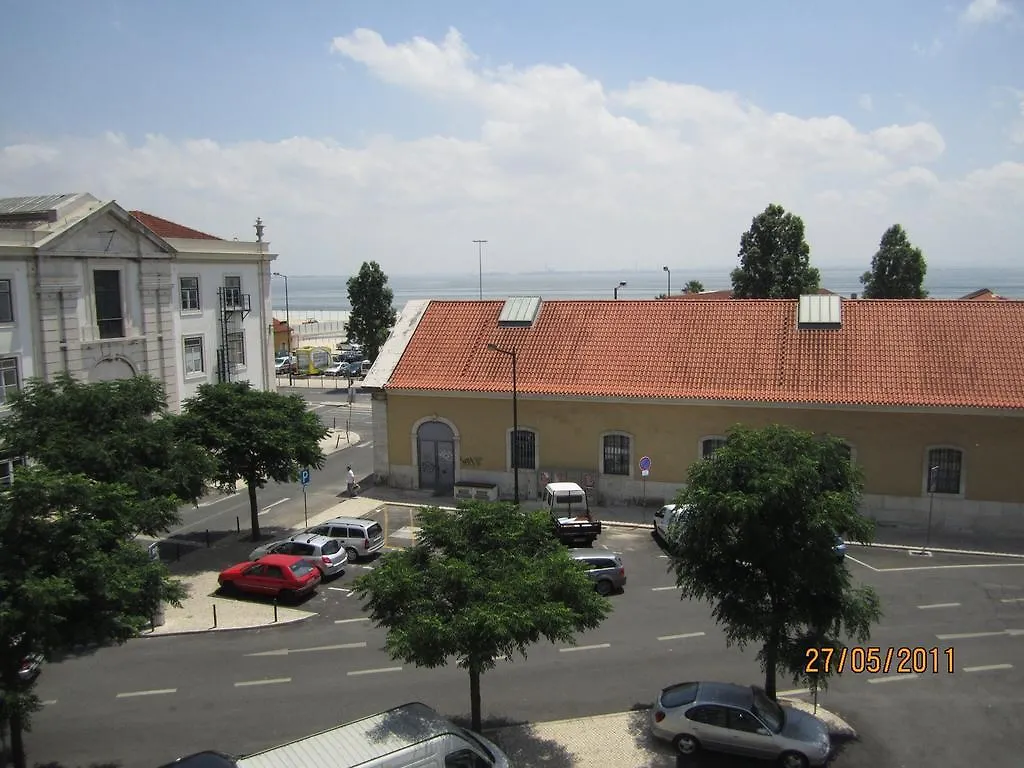 *** Bed & Breakfast B.Mar Hostel & Suites Lisbon Portugal